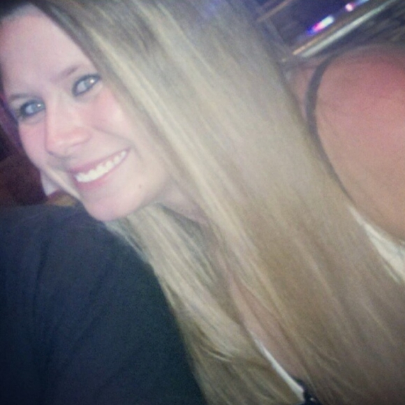 Meet your Posher, Amanda - Picture 1 of 1